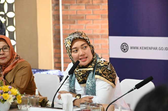 
					Chusnunia Dorong Reformasi Perizinan untuk Tingkatkan Investasi