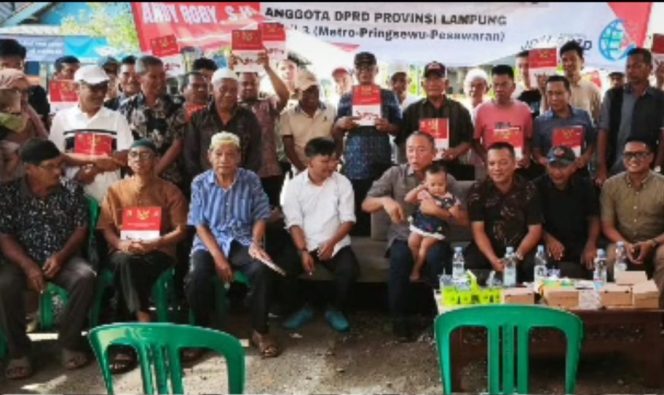 
					Sosialisasikan Pancasila, Andy Roby Bangkitkan dan Dukung Gotong-Royong Warga Perbaiki Pemakaman