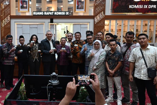 
					Lewat Komisi IX DPR Asosiasi Peternak Bebek Titipkan Telur untuk Prabowo dan BGN
